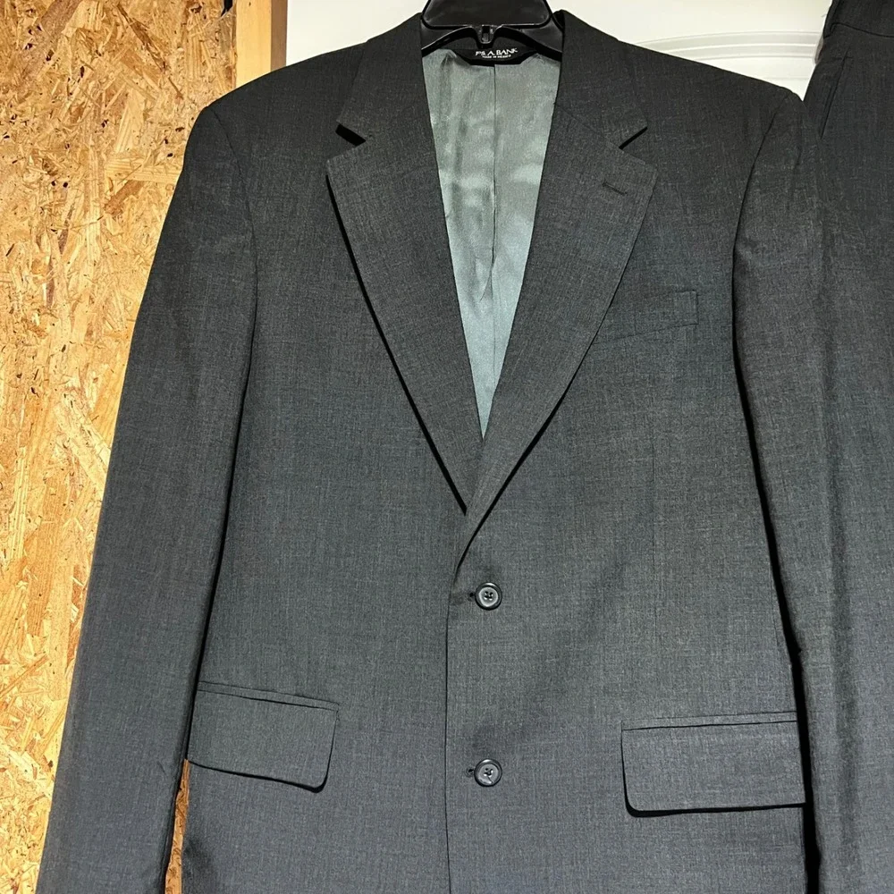 Jos A Bank Mens Charcoal Gray 100% Wool 2 Piece Suit 40L Jacket 34R Pants